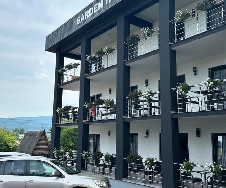 Garden House база відпочинку в Солотвино